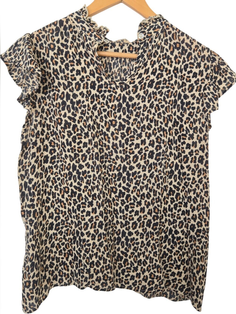 Anthropologie THML Leopard Print Flutter Sleeve Top Size Small - Picture 4 of 4